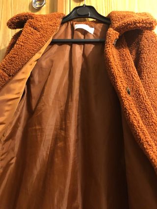 Abrigo pelo rizo marrón/naranja