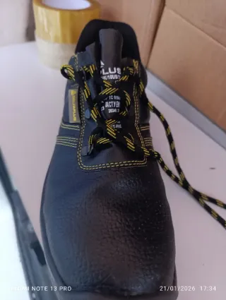 Zapatos de seguridad DELTA PLUS negros