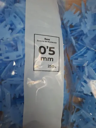 Sistema Nivelación Azulejos 0.5mm - 3 Bolsas 250un