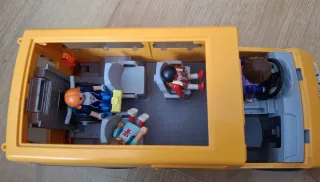 Autobús escolar Playmobil con silla de ruedas
