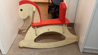 Caballito de madera Hape