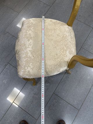 Silla Vintage Dorada con Tapicería Beige