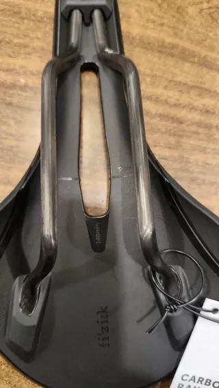 Sillín Fi'zi:k Antares Vento Carbon Rail