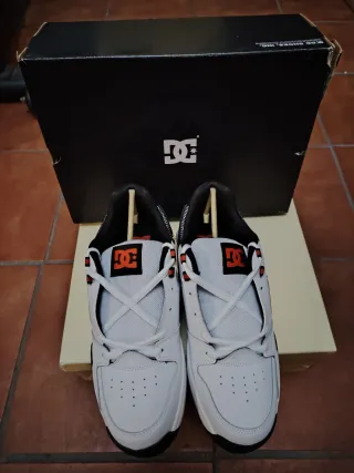 Zapatillas DC Piel Blancas Talla 46. Y Ted Baker