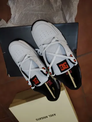 Zapatillas DC Piel Blancas Talla 46. Y Ted Baker