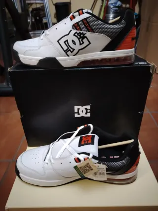 Zapatillas DC Piel Blancas Talla 46. Y Ted Baker