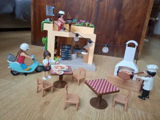 Pizzería Playmobil con horno y figuras