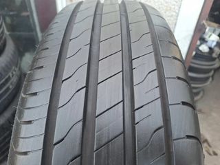 215 70 R16 100H Goodyear - 1 neumático +95%