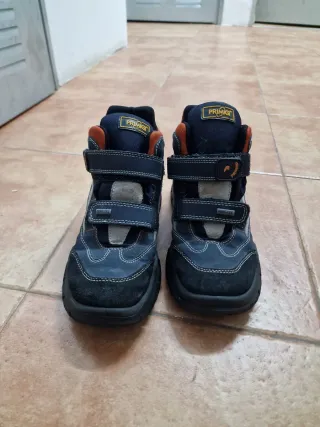 Botas de montaña Primigi, talla 38