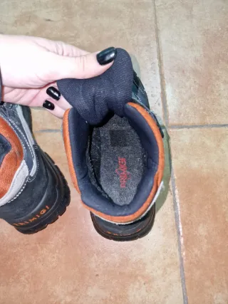 Botas de montaña Primigi, talla 38