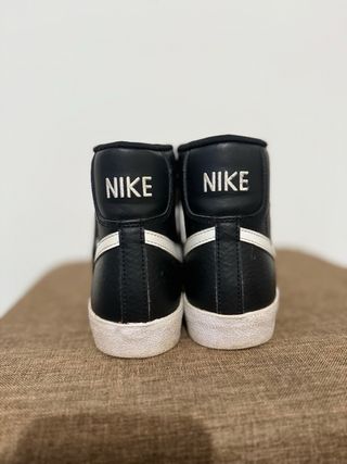 Nike Blazer Mid Scarpa Nera Bianca