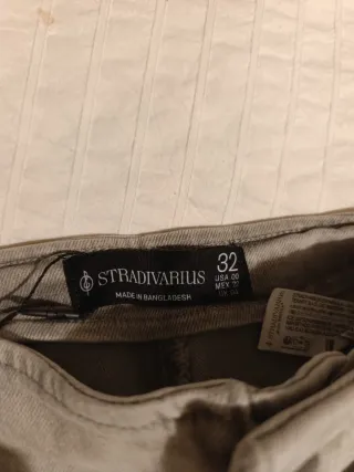 Pantalón vaquero Stradivarius D77 Seamless.