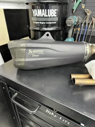 Escape Akrapovič TMAX