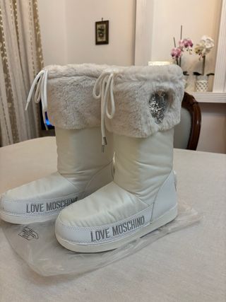 Doposci Moschino bianchi con cuore paillettes