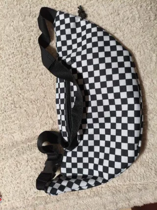 Set di tre borse a tracolla Nike, Supreme e Vans