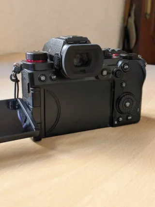 Cámara Lumix S5 +batería (garantía)