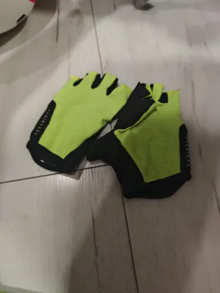 Pack Casco, Guantes y Protector Sillín Bici