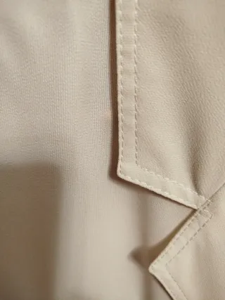 Elegante camisa beige Sra.