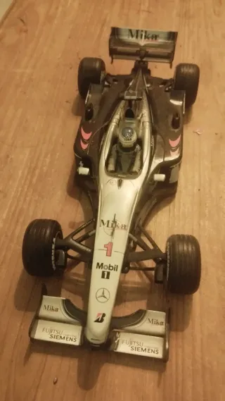 Mercedes-Benz F1 Hakkinen escala 1/18. MP14