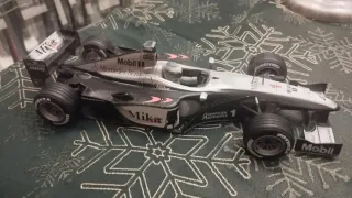 Mercedes-Benz F1 Hakkinen escala 1/18. MP14