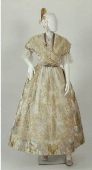 Traje de Fallera Beige y Dorado