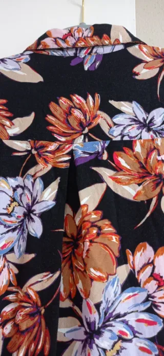 Vestido camisero floral negro talla XS