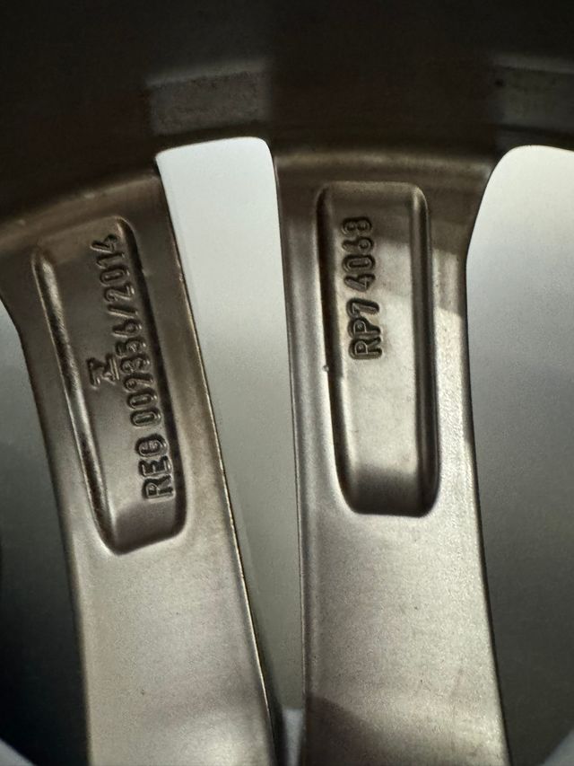 4 llantas Volkswagen de 18” neumáticos de invierno