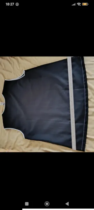 Bata de trabajo mujer negra y blanca