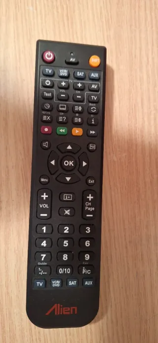 Televisor Schneider 23 Negro, en perfecto estado.