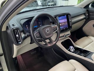 Volvo XC40 Plus Dark 2.0 B3 G 163CV Auto MHEV!!!!!