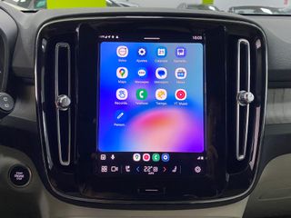 Volvo XC40 Plus Dark 2.0 B3 G 163CV Auto MHEV!!!!!