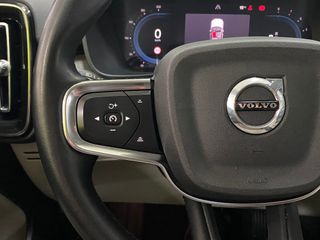 Volvo XC40 Plus Dark 2.0 B3 G 163CV Auto MHEV!!!!!