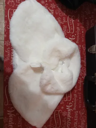 CAPA PELO BLANCA NIÑA TALLA 4