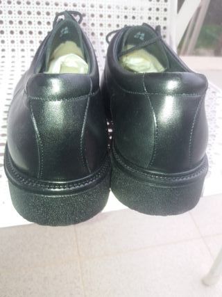Zapatos de cuero negros talla 44 nuevos