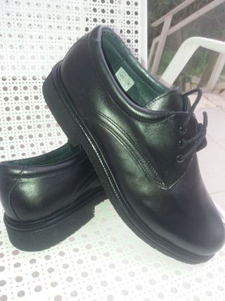 Zapatos de cuero negros talla 44 nuevos