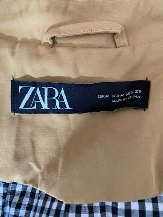 Gabardina corta Zara talla M Marrón