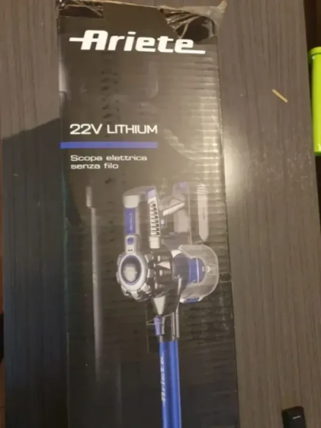 Ariete 2722 - Aspirador escoba sin cable 2 en 1