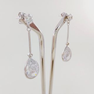 Pendientes Oro Blanco 18K Circonitas
