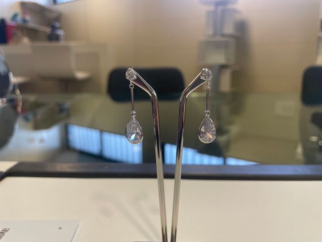 Pendientes Oro Blanco 18K Circonitas