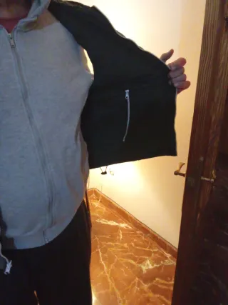 Chaleco acolchado reversible negro.