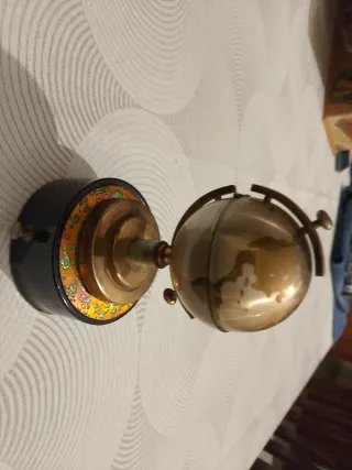 Mappamondo Soprammobile con Accendino e Carillon