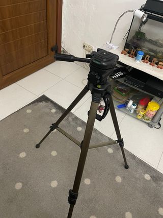 Kit Canon EOS 4000D:Cámara + Accesorios en su caj