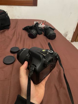 Kit Canon EOS 4000D:Cámara + Accesorios en su caj