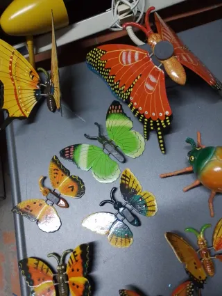 Lote de  20 figuras de insectos con imán