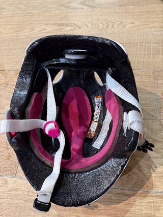 Casco infantil blanco y rosa