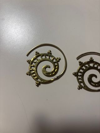 Pendientes aro dorado espiral