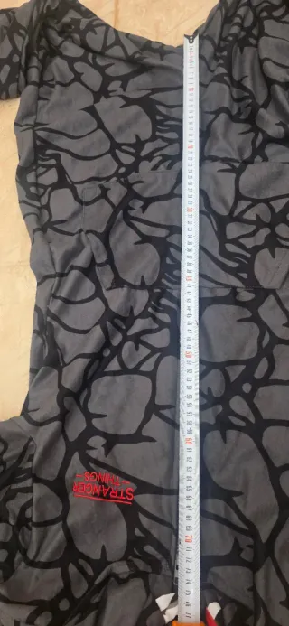 Pijama y Máscara Demogorgon Stranger Things