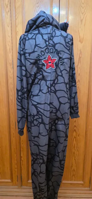 Pijama y Máscara Demogorgon Stranger Things