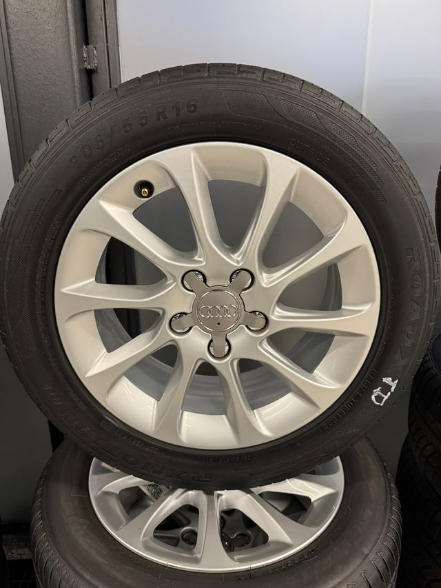 4 llantas originales Audi de 16” con neumáticos