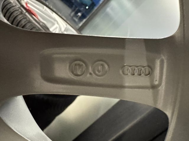 4 llantas originales Audi de 16” con neumáticos